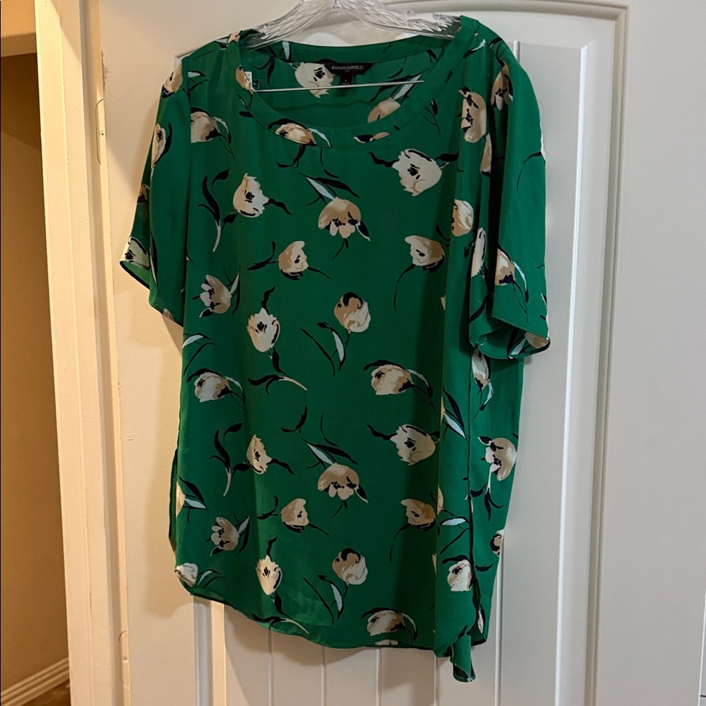 Banana Republic Green Floral Short Sleeve Blouse